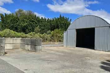 Ex-Plant Barn 3.5 ha.for Lease