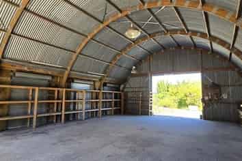 Ex-Plant Barn 3.5 ha.for Lease