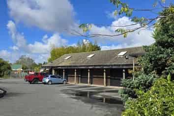 Ex-Plant Barn 3.5 ha.for Lease