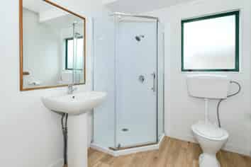 b/10 Elvira Place, Ranui