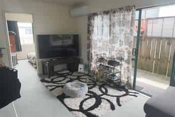 b/10 Elvira Place, Ranui