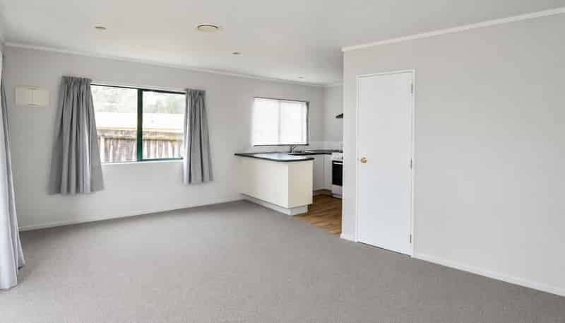 b/10 Elvira Place, Ranui