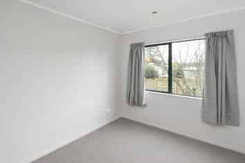 b/10 Elvira Place, Ranui