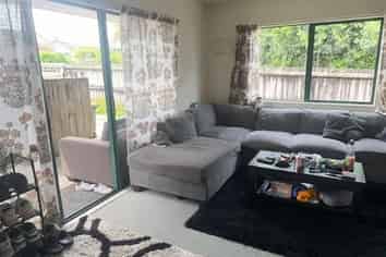 b/10 Elvira Place, Ranui