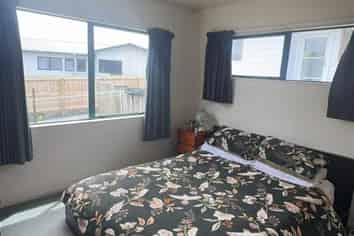 b/10 Elvira Place, Ranui