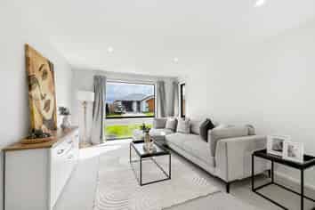 16 Mehrtens Crescent, Ravenswood