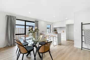 16 Mehrtens Crescent, Ravenswood