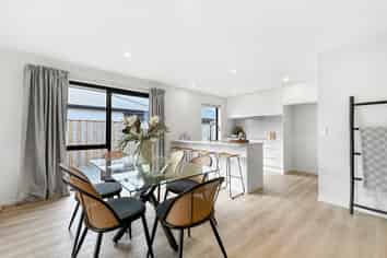 16 Mehrtens Crescent, Ravenswood