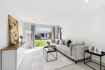 16 Mehrtens Crescent, Ravenswood