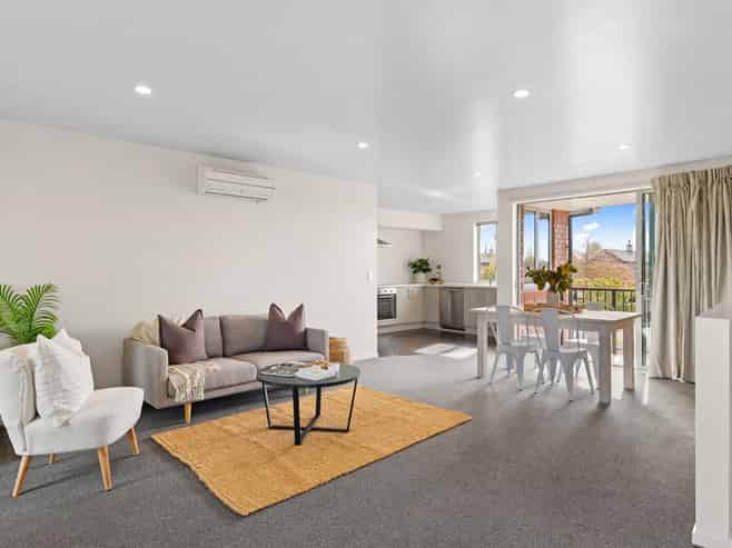 18 Henley Green, Northwood