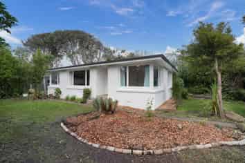 131 Black Road, Otatara