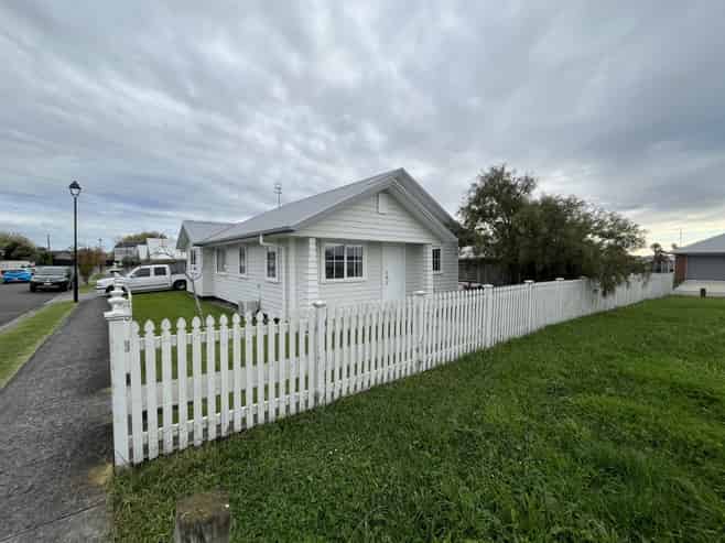 27 Queens Park Crescent, Frankton