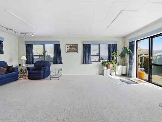 17B Peachgrove Terrace, Hillcrest