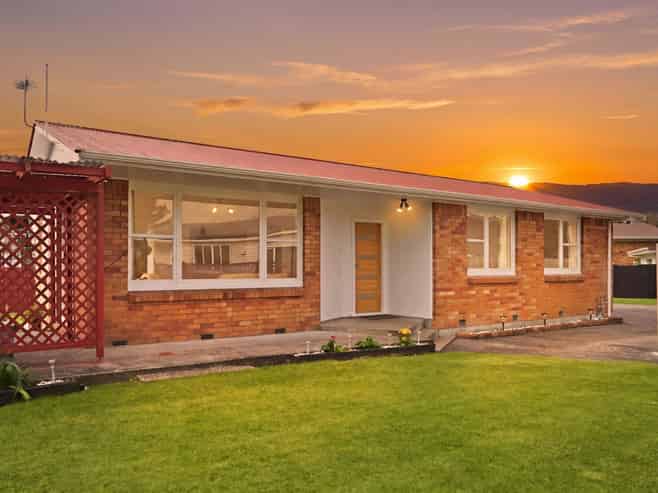 33 Garden Heights Avenue, Glenview