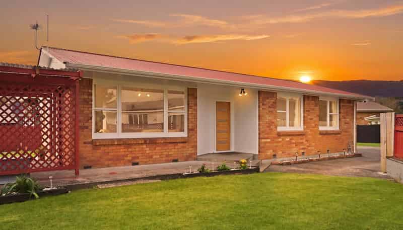 33 Garden Heights Avenue, Glenview