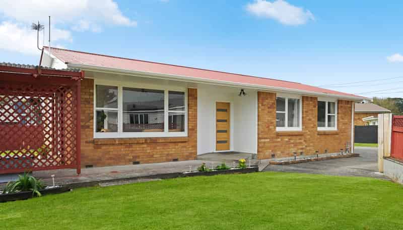 33 Garden Heights Avenue, Glenview