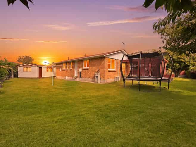 33 Garden Heights Avenue, Glenview