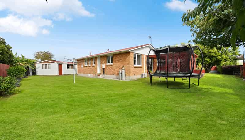 33 Garden Heights Avenue, Glenview