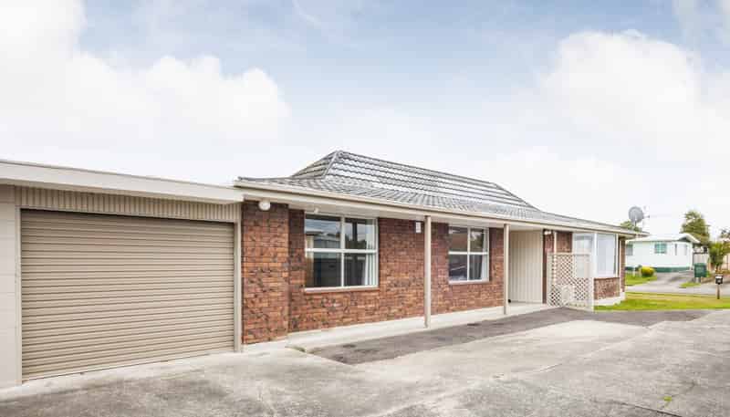 24 Geraldine Crescent, Cloverlea