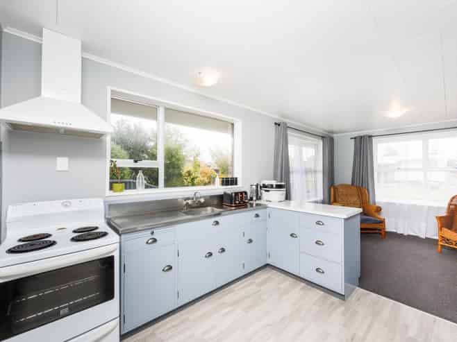 24 Geraldine Crescent, Cloverlea