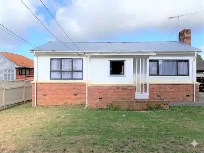 32 Waitangi Road, Onehunga