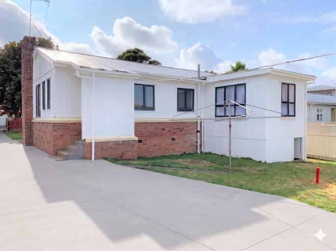 32 Waitangi Road, Onehunga