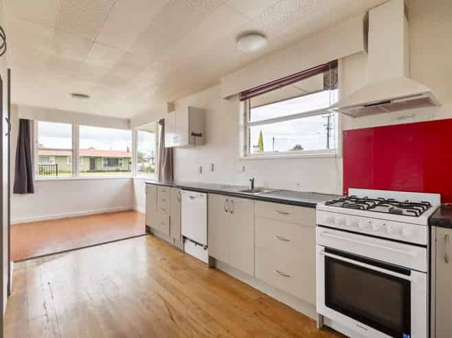 31 Hammond Street, Bulls