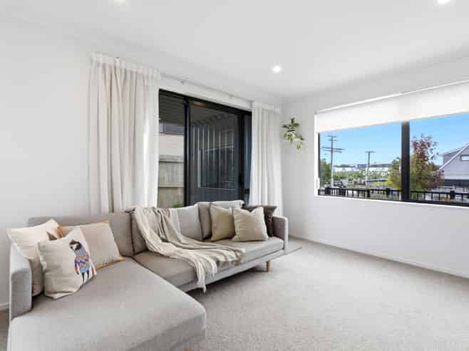 8/18 Titoki Street, Te Atatu Peninsula