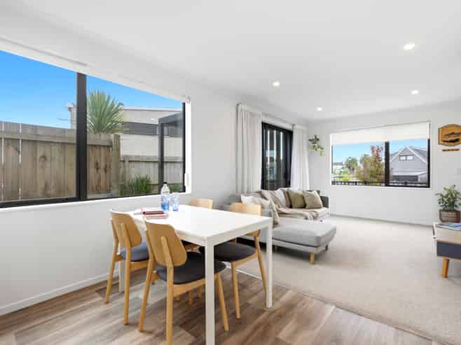 8/18 Titoki Street, Te Atatu Peninsula