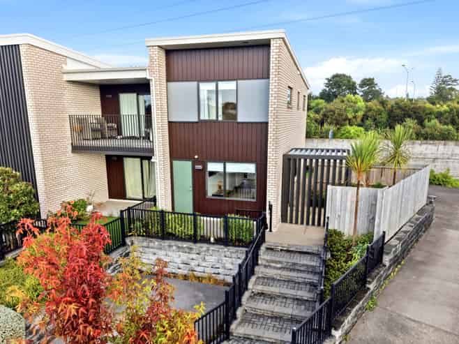 8/18 Titoki Street, Te Atatu Peninsula