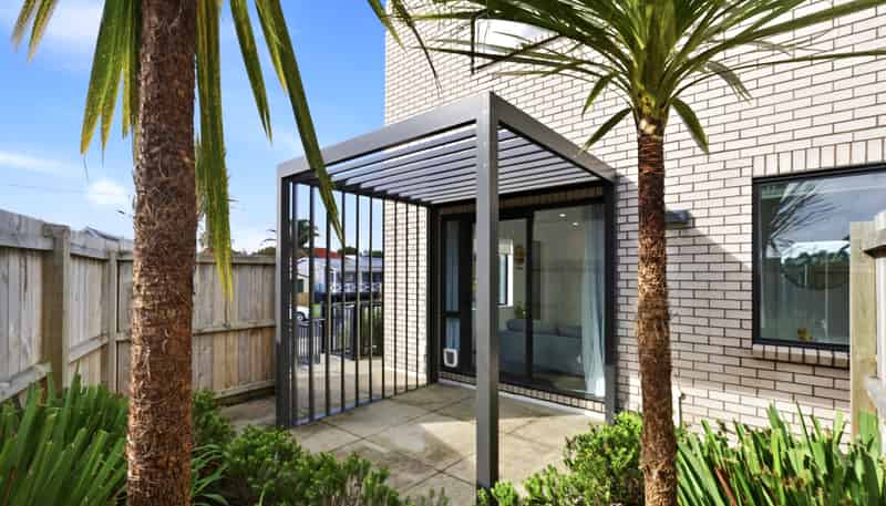 8/18 Titoki Street, Te Atatu Peninsula