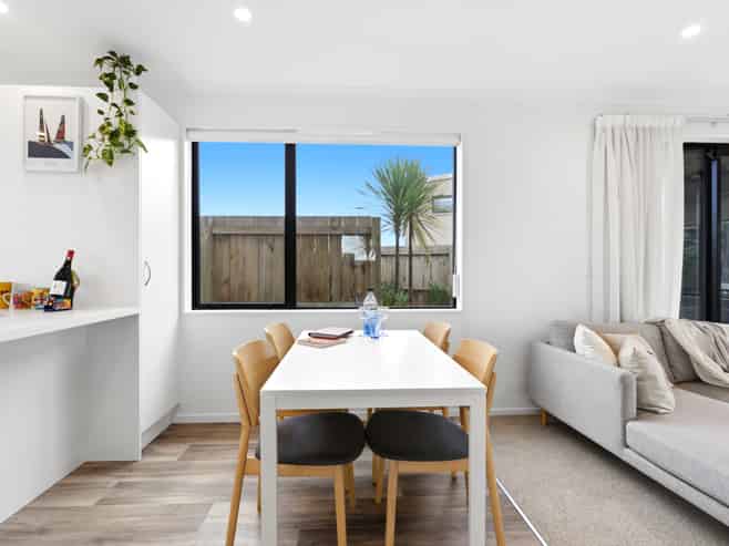 8/18 Titoki Street, Te Atatu Peninsula