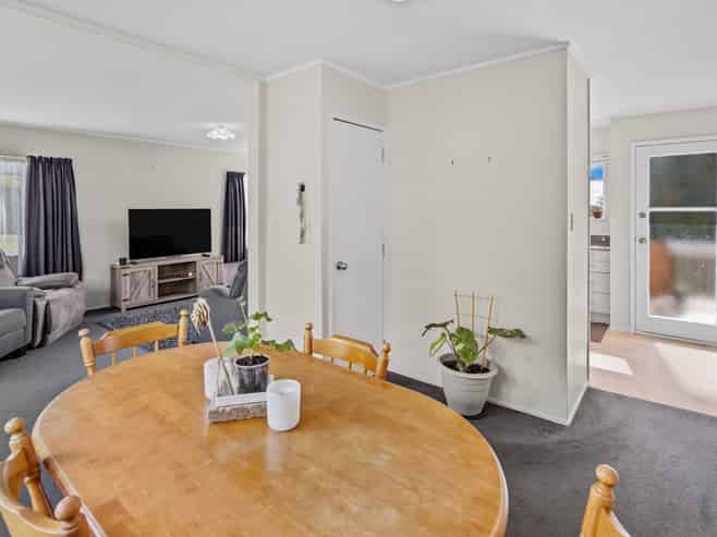 61 Eden Terrace, Kamo