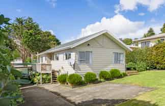 61 Eden Terrace, Kamo