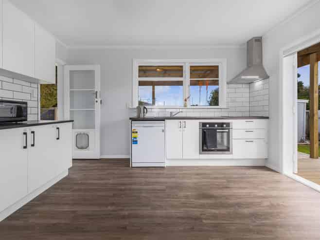 8 Middlesex Street, LEVIN