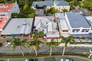 Freehold investment with potential redevelopment