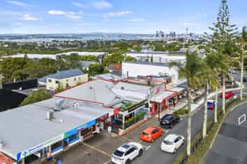 Freehold investment with potential redevelopment