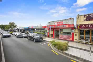 Freehold investment with potential redevelopment