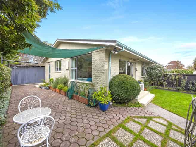44a Kathleen Crescent, Hornby