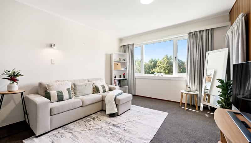 2/18 Agra Crescent, Khandallah