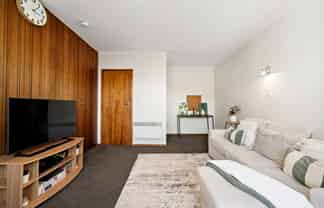 2/18 Agra Crescent, Khandallah