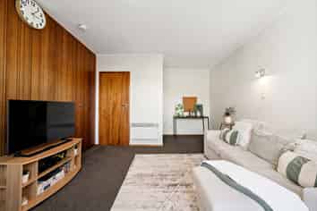 2/18 Agra Crescent, Khandallah