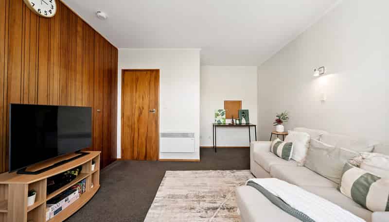 2/18 Agra Crescent, Khandallah