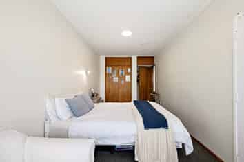 2/18 Agra Crescent, Khandallah