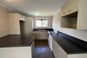 30A Botanical Road, Takaro