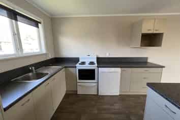 30A Botanical Road, Takaro