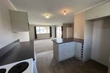 30A Botanical Road, Takaro