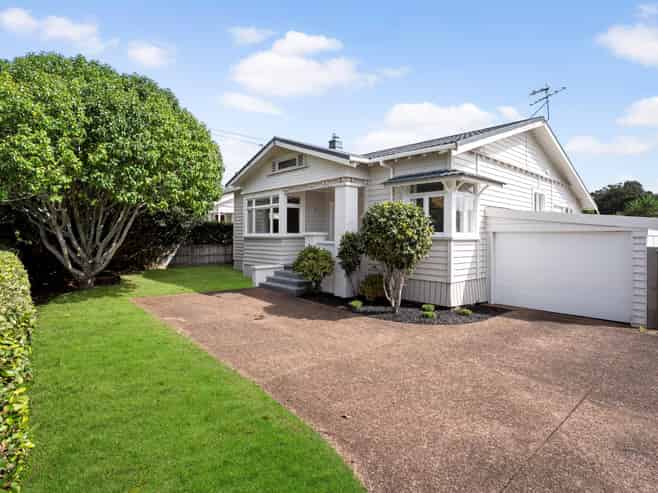 13 Kitenui Avenue, Mount Albert