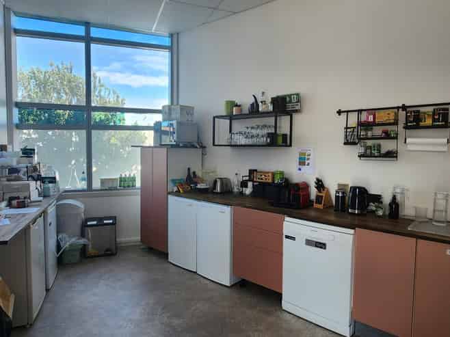 Modern office premises with great outlook!