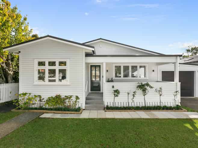 7 Huntingtree Avenue, Sandringham